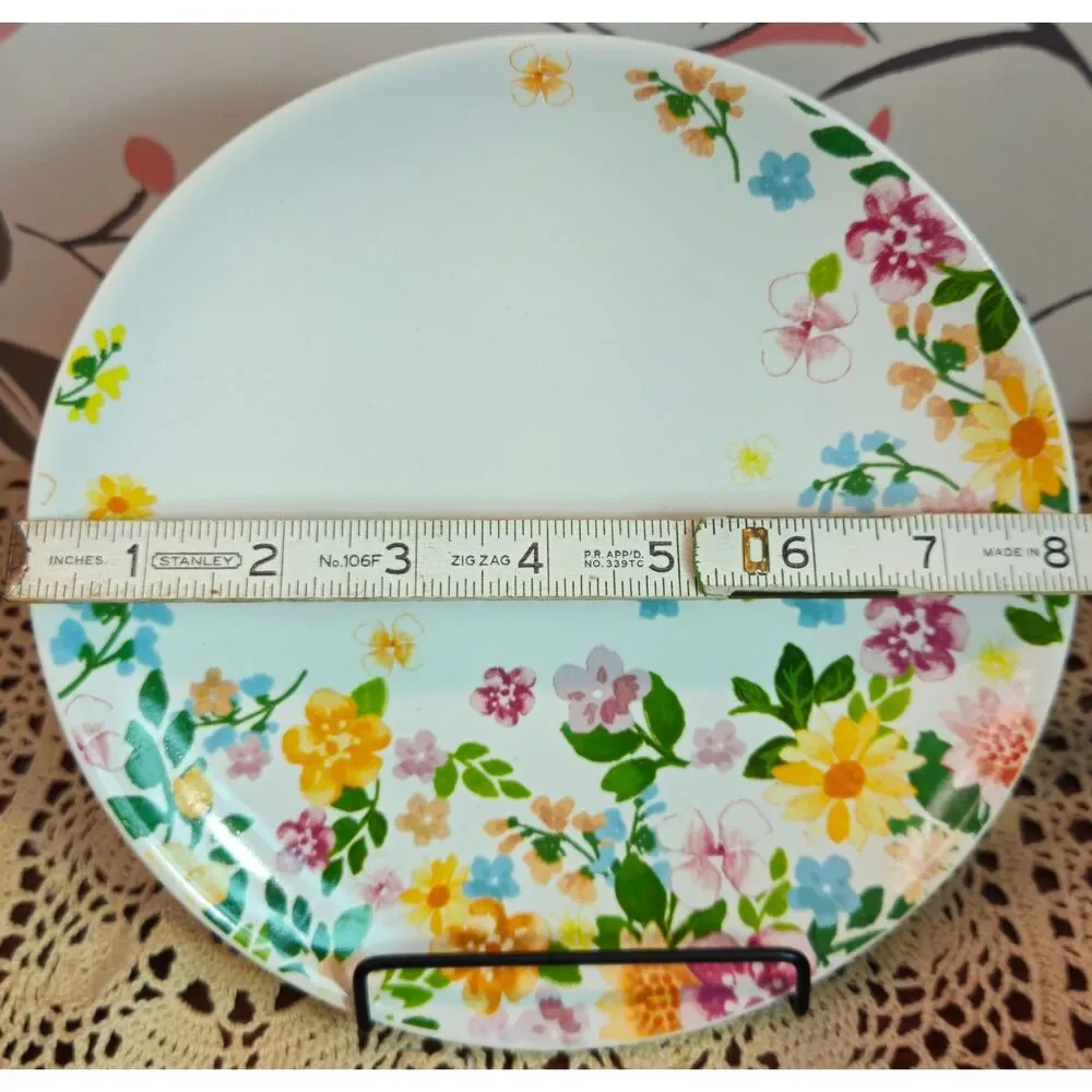 NWT Set of 4 Beautiful Floral Pattern Salad Plates by The Spring Shop